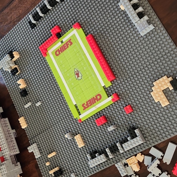 BRXLZ Kansas City Chiefs stadium building pieces - Picture 6 of 9